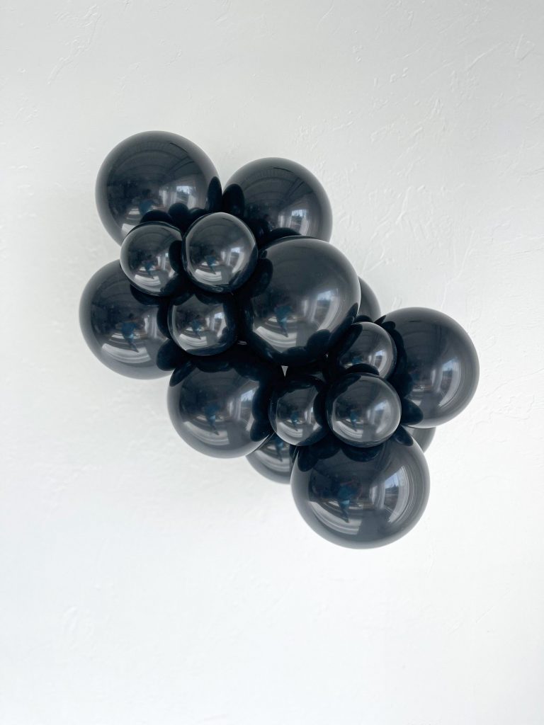 Onyx Black Latex Balloon (Helium/Air Filled) - 11 Inches